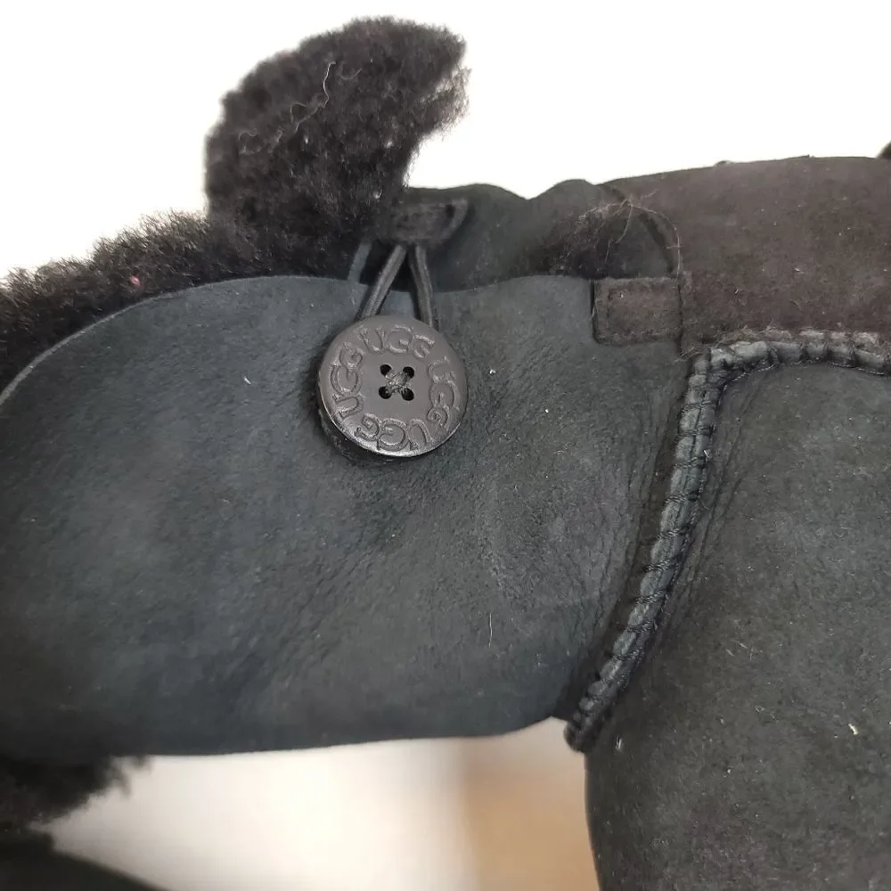 UGG Girls Bailey Button II Mini Boots Black Sheepskin Youth Size 2 #05006076